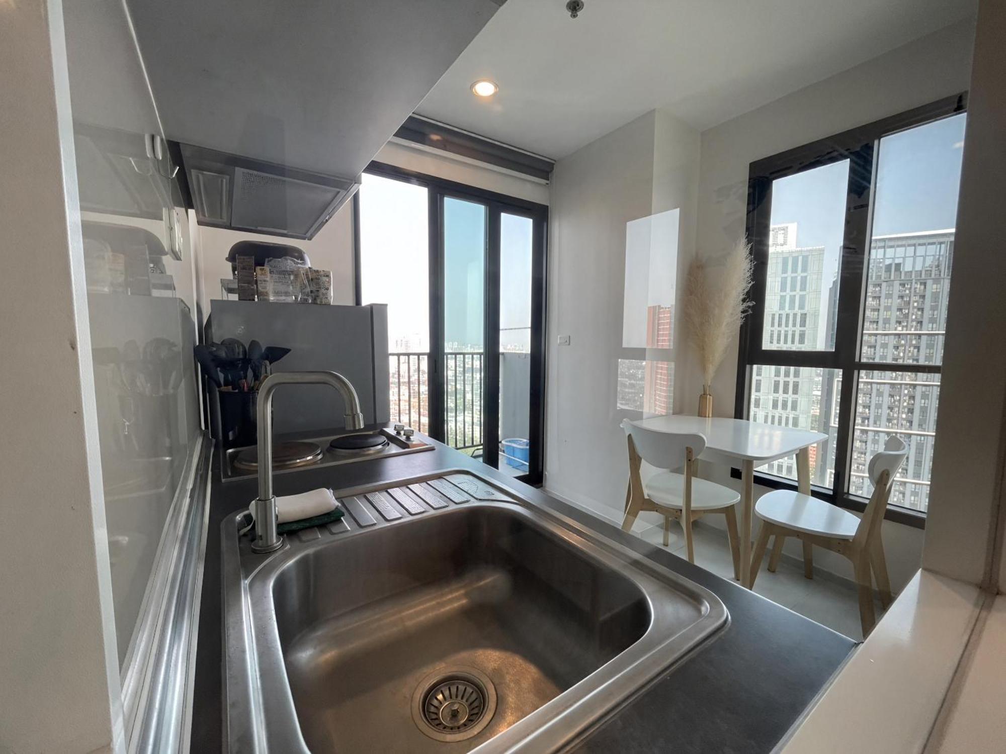 The Base - Rama 9 By Sumaq Apartment